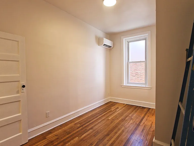 326 W Chelten Ave — Photo 8
