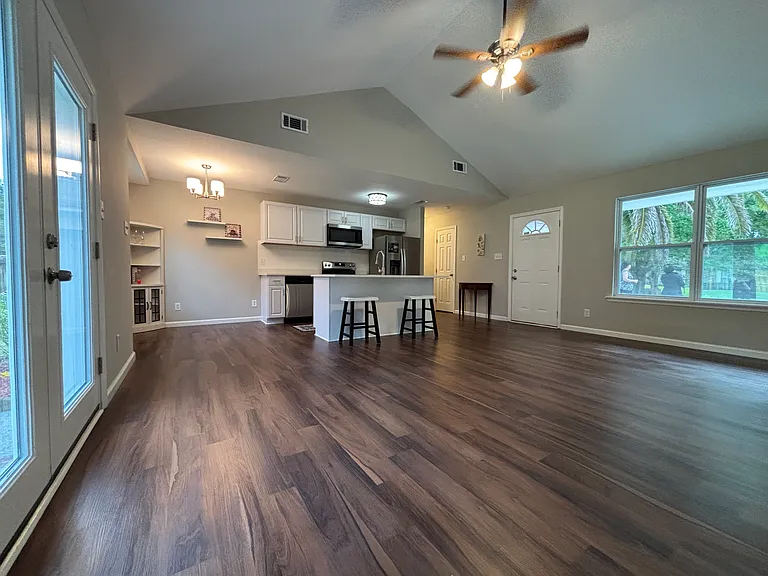 1522 Marcy Cir — Photo 5
