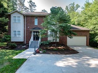933 30th Avenue Dr NW, Hickory, NC 28601