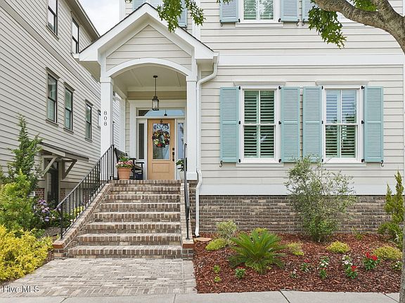 3rd image of 808 E Front Street