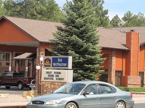 5th image of 362 E White Mountain Blvd