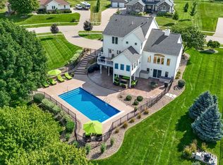 5310 Sterling Heights Dr, Marion, IA 52302