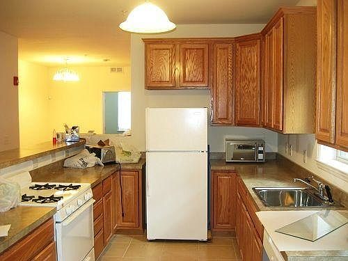 4th image of 1831 W Diamond St APT B