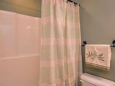 3 bed, 1287 sqft, $2,040 — Photo 4