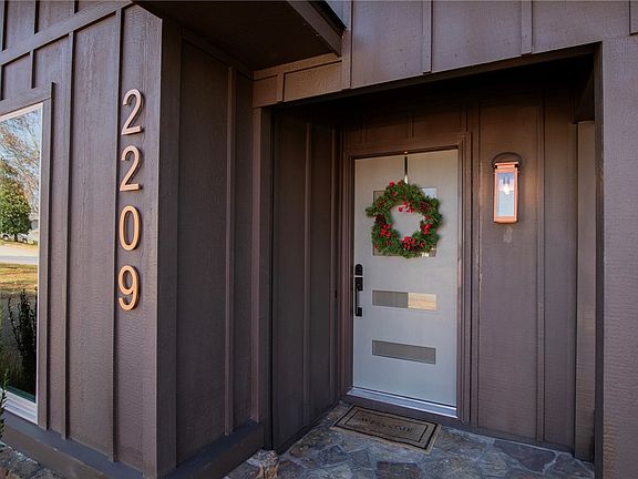 2nd image of 2209 E Golden Oaks Dr