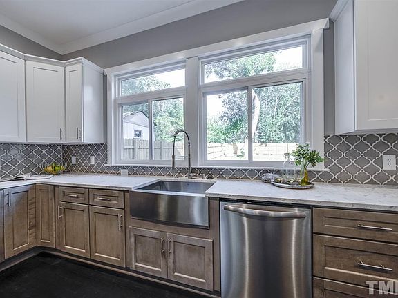 5th image of 710 Colonial St