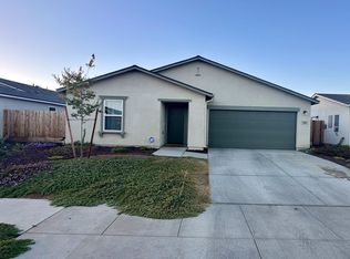 1138 E Packwood Ave, Visalia, CA 93292