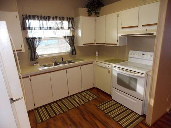 4th image of 11548 Cove Ln