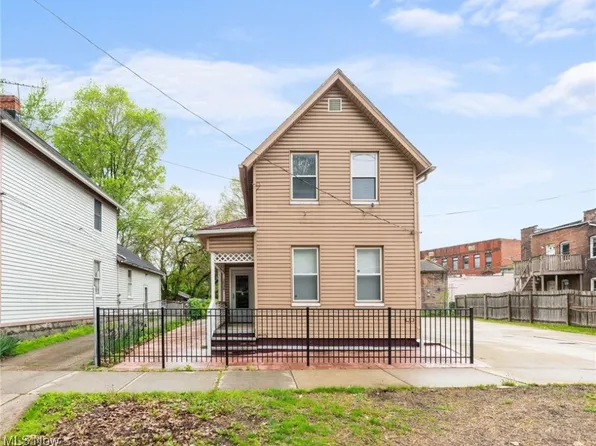 2036 W 38th St, Cleveland, OH 44113