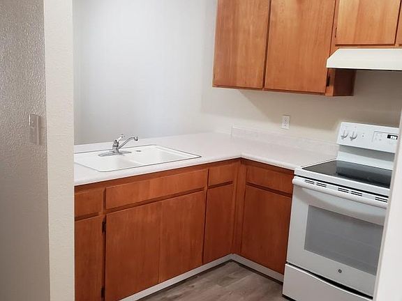 5th image of 25 W Lincoln Ave APT 1