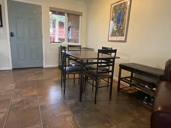 Building Photo - 11305 Northwoods Blvd #1B