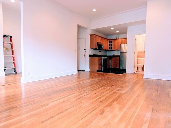 2nd image of 53 W 70th St APT 4B