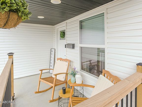 3rd image of 809 Concannon St