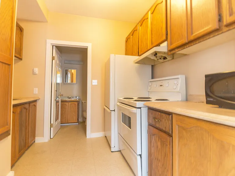 2210 Angus St #1 — Photo 5