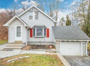 6 Forest Rd, Budd Lake, NJ 07828