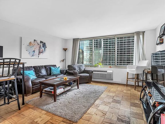 4th image of 333 E 45th St APT 26B