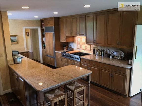 5th image of 5322 Sunset Dr