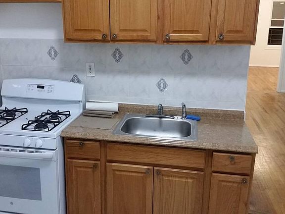 4th image of 589 Eldert Ln APT 7