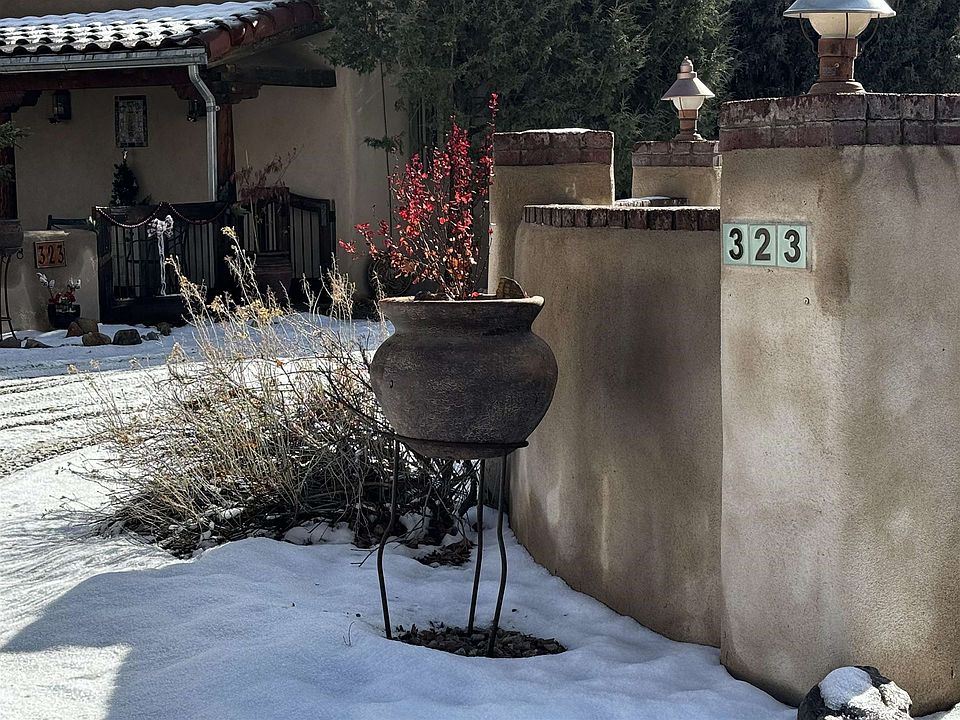 1st image of 323 Santistevan Ln