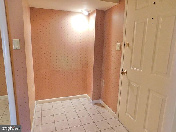 2nd image of 415 Parkview Ln #Penthouse 603