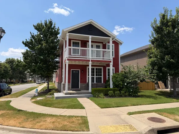537 Keats Dr, Fayetteville, AR 72704