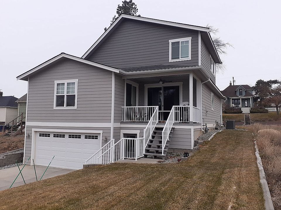 2nd image of 810 E 3rd Ave