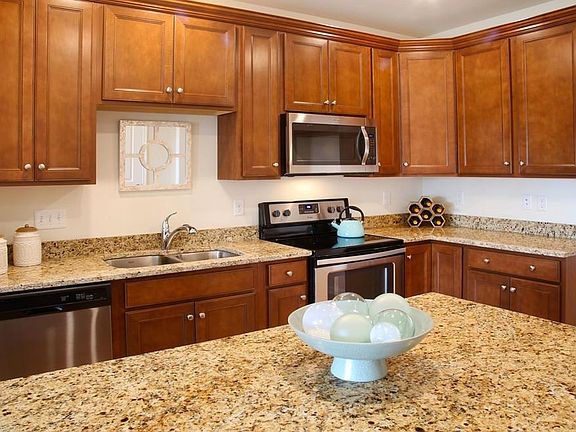 3rd image of 1105 Pennington Dr #1105