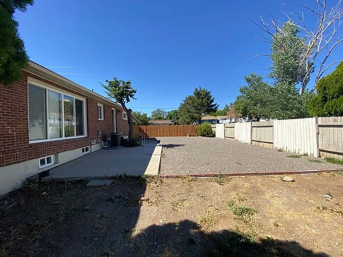 1100 Sutro St — Photo 33