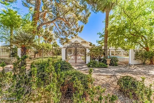 7 bed, 6.5 bath, 5846 sqft, $15,000 — Photo 4