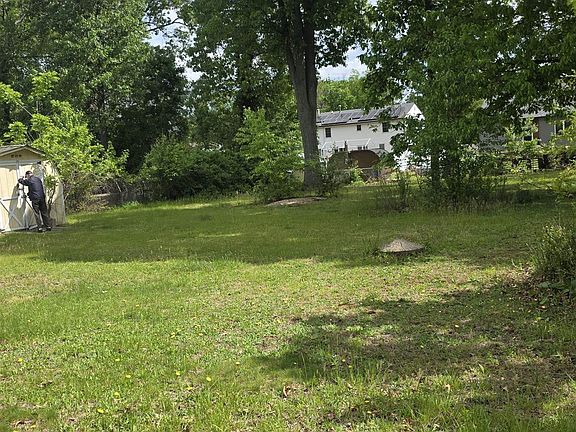 3rd image of 2401 Hudson St