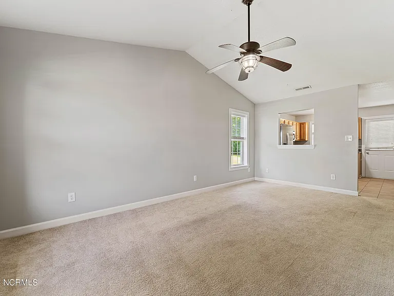206 Streamwood Dr — Photo 2