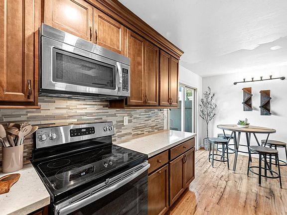 4th image of 1028 Marina Drive