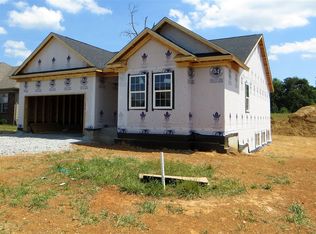 156 Twin Lakes Dr, Vine Grove, KY 40175
