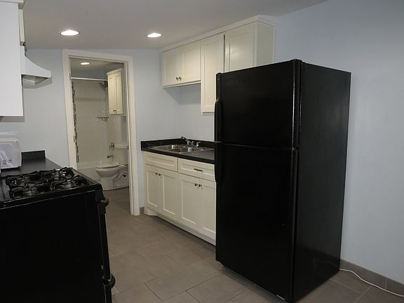 4th image of 1705 Holly St Unit A