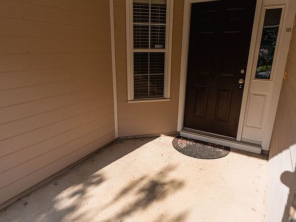 4th image of 121 Peyton Ct