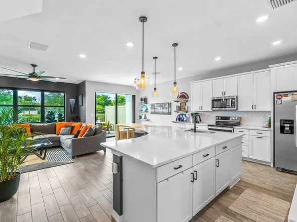 2100 Appleton Circle S, Oakland Park, FL 33309