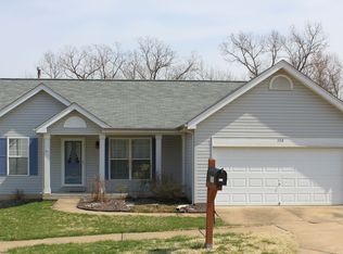 170 Hunters Lake Ct, Eureka, MO 63025