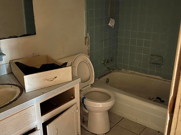 5th image of 101 Bob White Ln