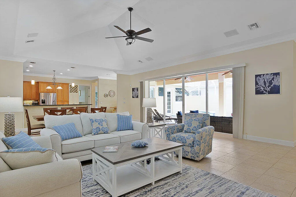 4 bed, 4.5 bath, 3069 sqft, $8,000 — Photo 4