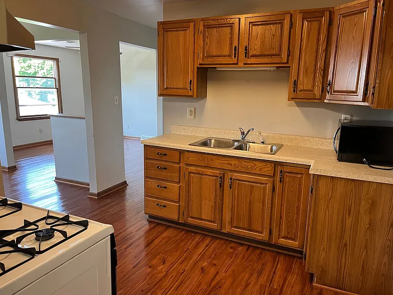 921 Russellton Rd — Photo 2