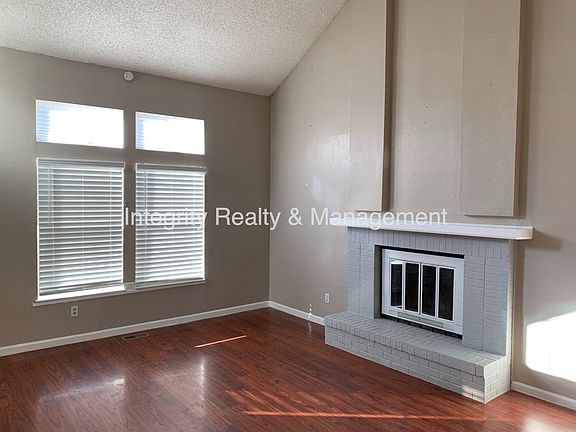 2nd image of 5605 E Prescott Ave