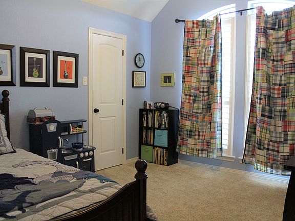 5th image of 3900 Tournay Ln