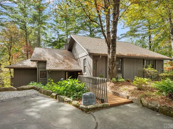 92 Racquet Club Villas Drive #A, Sapphire, NC 28774