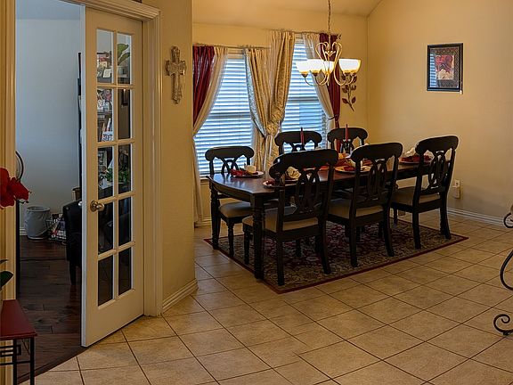4th image of 608 Kinghaven Dr