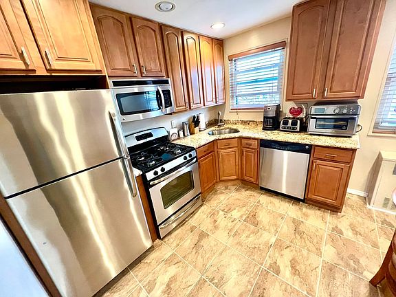 3rd image of 69-23 218th St #U