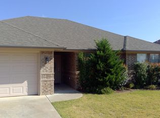409 E Pams Dr, Perkins, OK 74059
