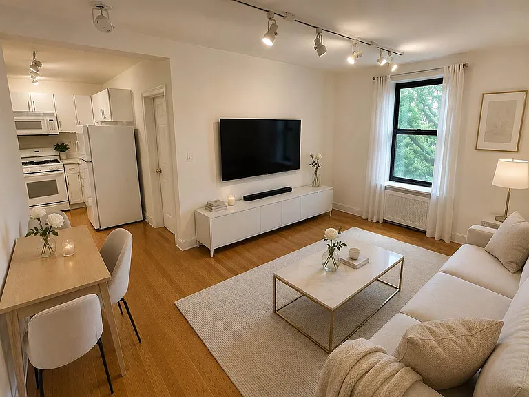 360 E 50th St #3E — Photo 1