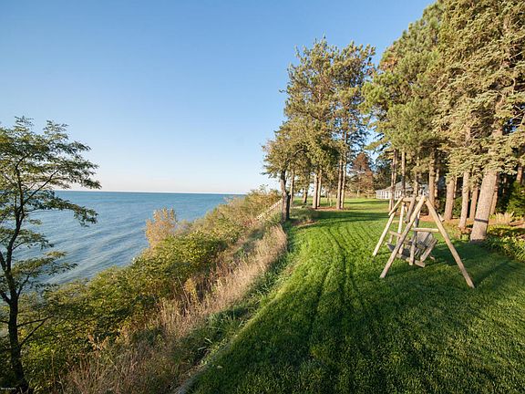 4th image of 2517 Lake Vista Dr