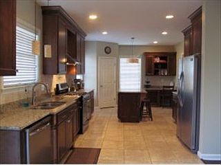 4th image of 3007 E Daniel St