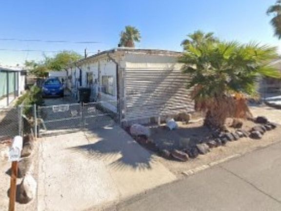 2nd image of 2110 Santa Cruz Avenue